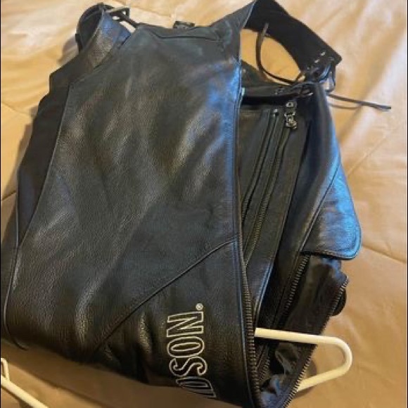 Leather riding vest and chaps - Picture 2 of 3